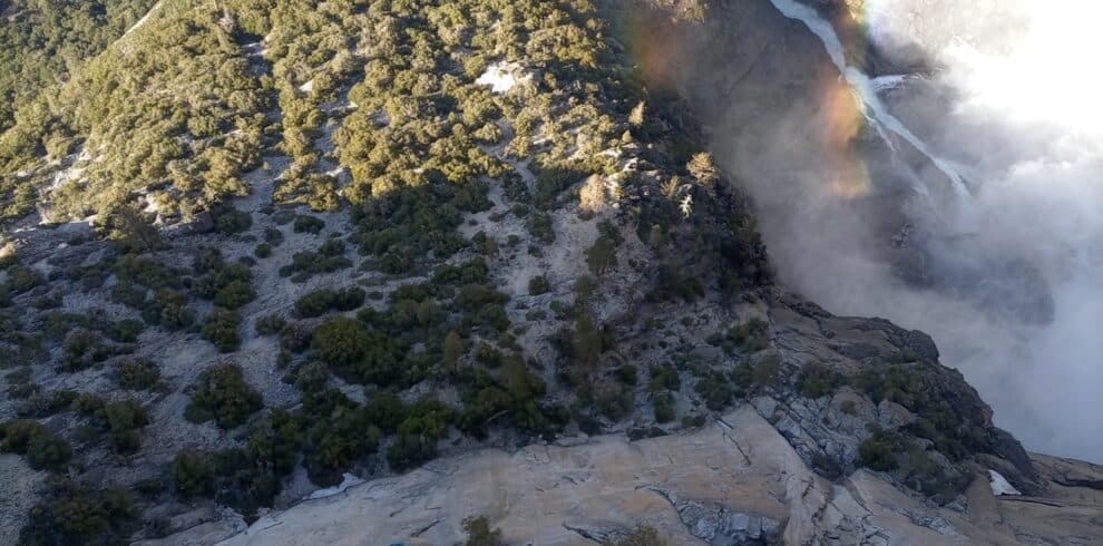 Subiendo por una cuerda fija en el valle de Yosemite
