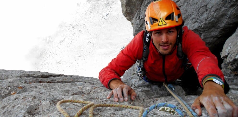Ruta de escalada en multilargo equipado
