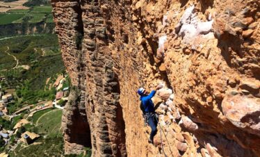 Escalada en la Visera de los Mallos de Riglos