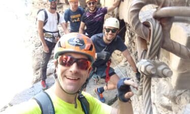 Todo el grupo en la Ferrata del Sorrosal en Broto