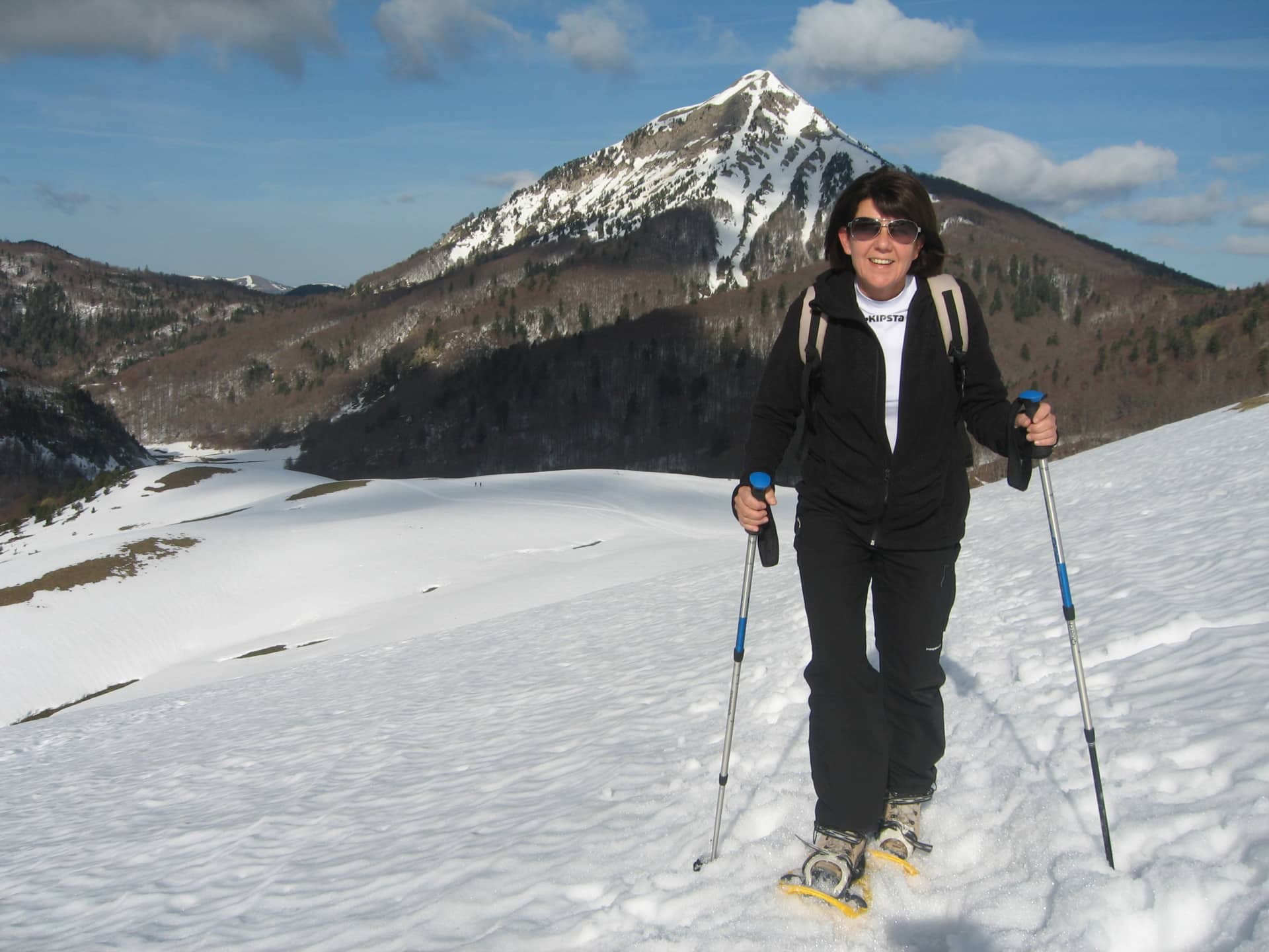 Raquetas en el valle de tena en los Pirineos