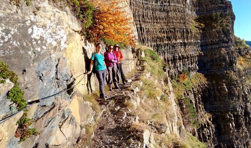 Encanto Natural en la Faja de las Flores: Trekking y Ferrata en el Valle de Ordesa