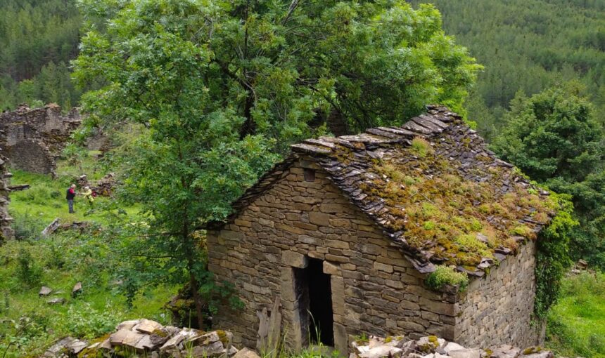 Viaje a las entrañas de Guara. Ruta al pueblo abandonado de Otín desde Rodellar