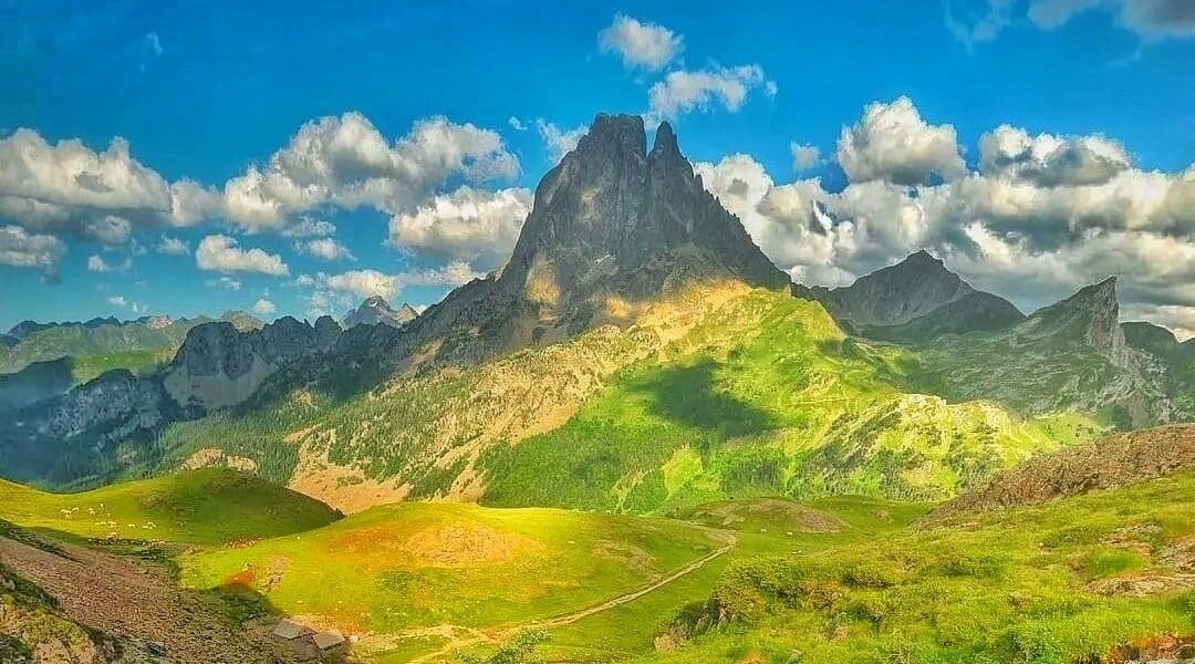 Trekking al Ibón de Escalar y Pico de los Monjes