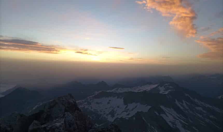 Ascensión espectacular al Pico de la Maladeta con unas impresionantes vistas al Aneto.