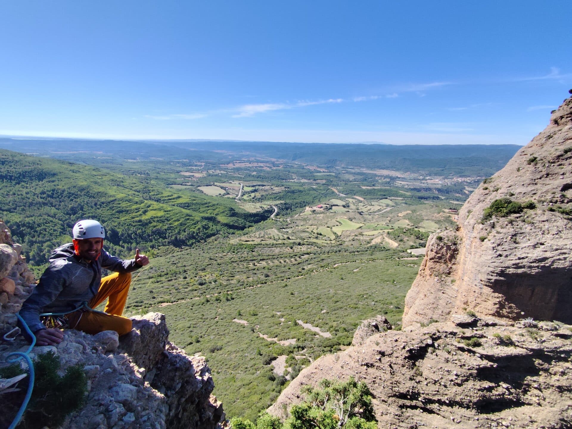 R3 de la ruta Edil en la Aguja Roja de Riglos